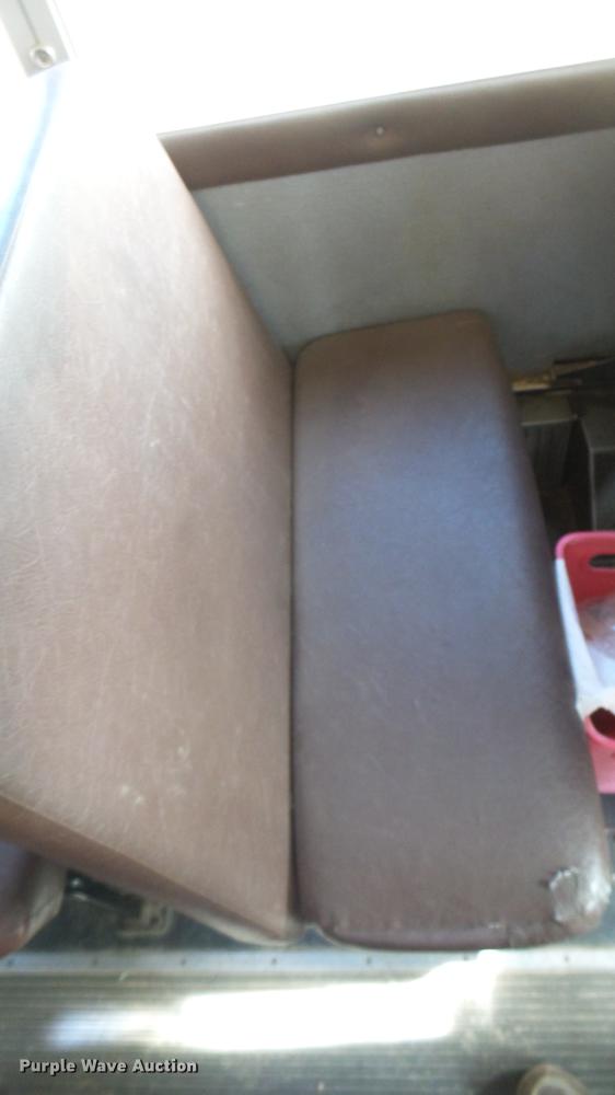 image for item DC1932 2003 International school bus