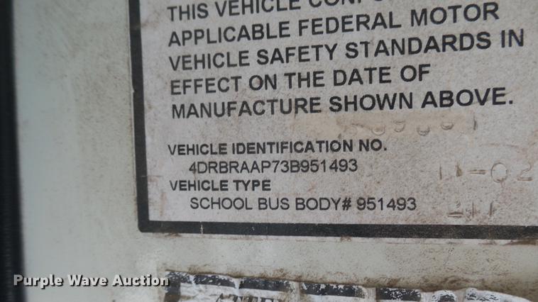 image for item DC1932 2003 International school bus