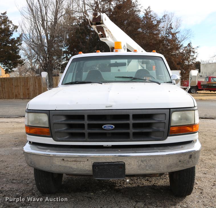 image for item DC3558 1993 Ford F350 Super Duty bucket truck