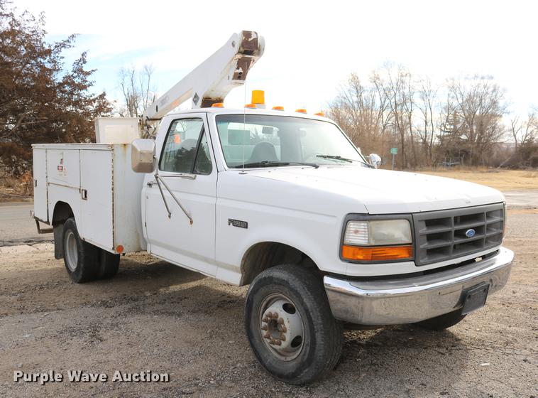 image for item DC3558 1993 Ford F350 Super Duty bucket truck