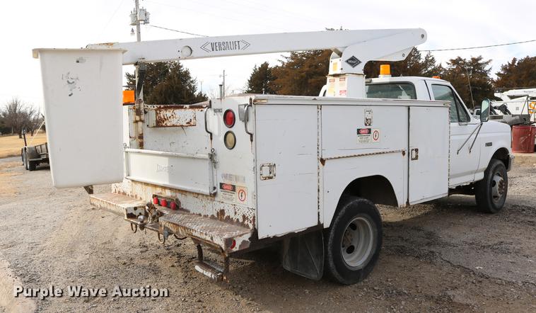 image for item DC3558 1993 Ford F350 Super Duty bucket truck