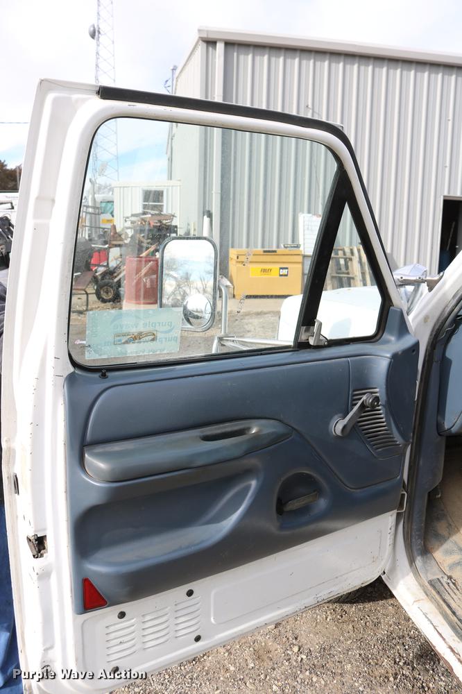 image for item DC3558 1993 Ford F350 Super Duty bucket truck