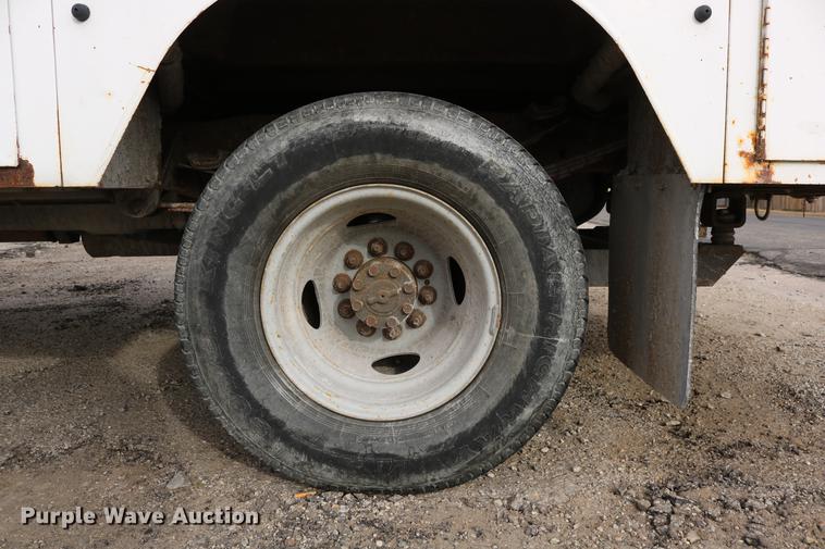 image for item DC3558 1993 Ford F350 Super Duty bucket truck