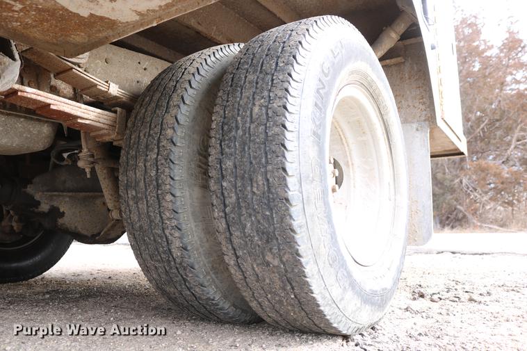 image for item DC3558 1993 Ford F350 Super Duty bucket truck