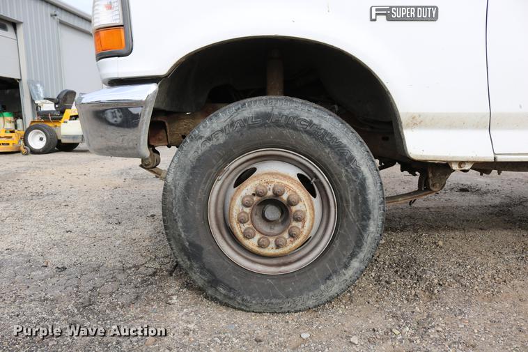 image for item DC3558 1993 Ford F350 Super Duty bucket truck