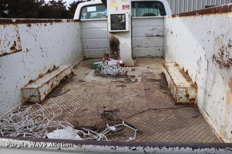 image for item DC3558 1993 Ford F350 Super Duty bucket truck