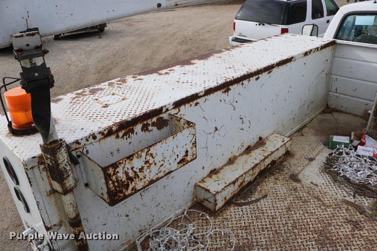 image for item DC3558 1993 Ford F350 Super Duty bucket truck