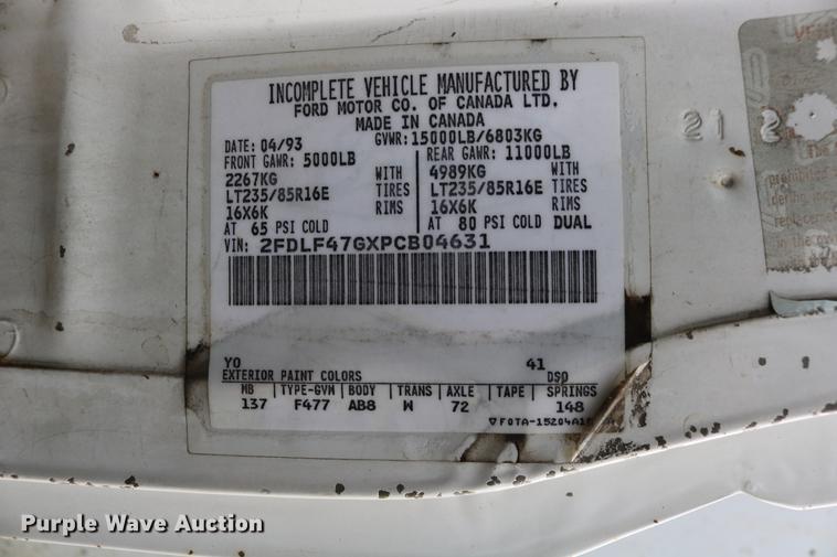 image for item DC3558 1993 Ford F350 Super Duty bucket truck