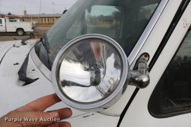 image for item DC3558 1993 Ford F350 Super Duty bucket truck