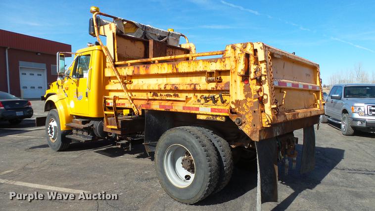 image for item DC4249 2000 International 4900 dump truck