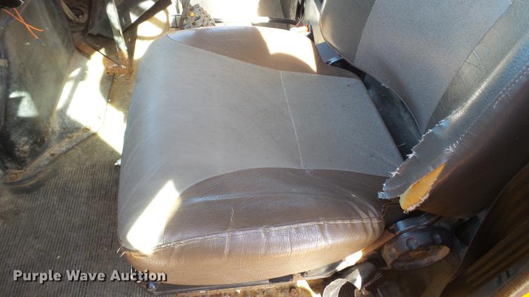 image for item DC4249 2000 International 4900 dump truck