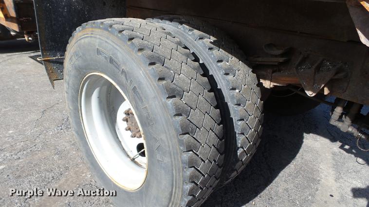 image for item DC4249 2000 International 4900 dump truck