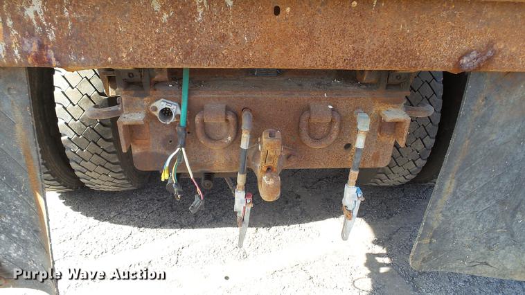 image for item DC4249 2000 International 4900 dump truck