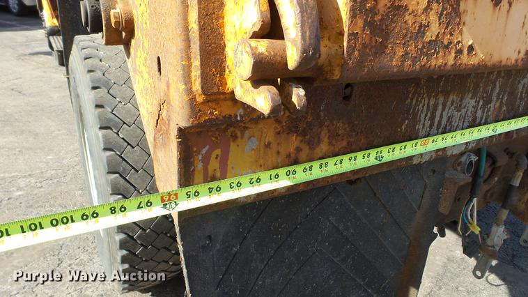 image for item DC4249 2000 International 4900 dump truck