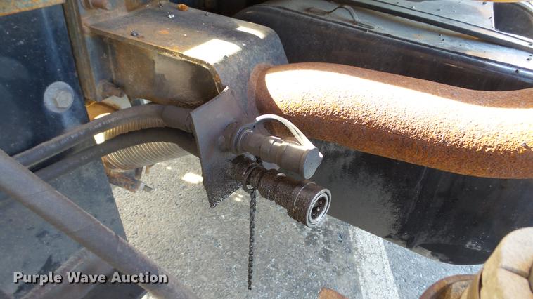 image for item DC4249 2000 International 4900 dump truck