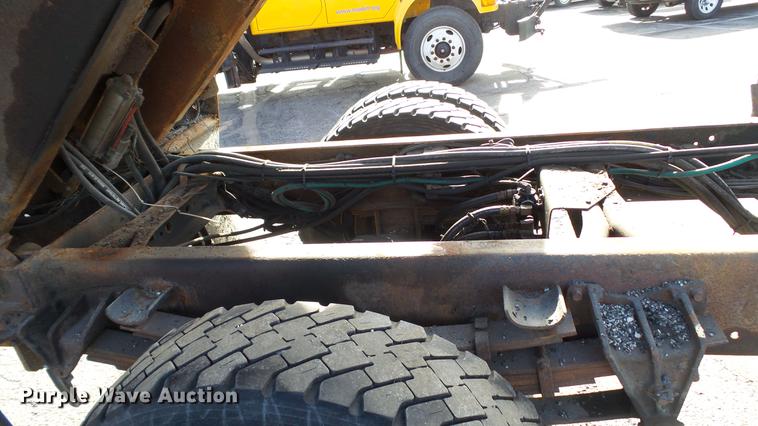 image for item DC4249 2000 International 4900 dump truck