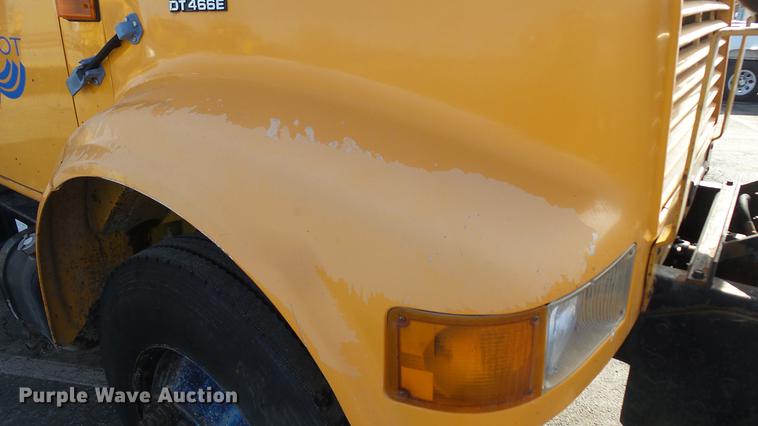 image for item DC4249 2000 International 4900 dump truck