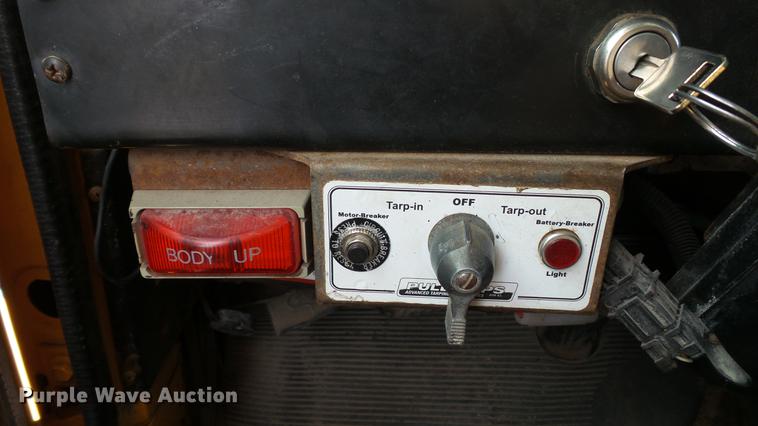 image for item DC5611 2002 International 4900 Crew Cab dump truck