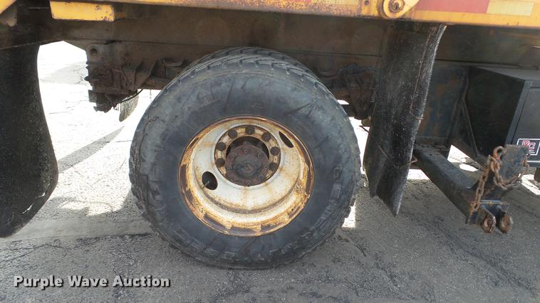 image for item DC5611 2002 International 4900 Crew Cab dump truck