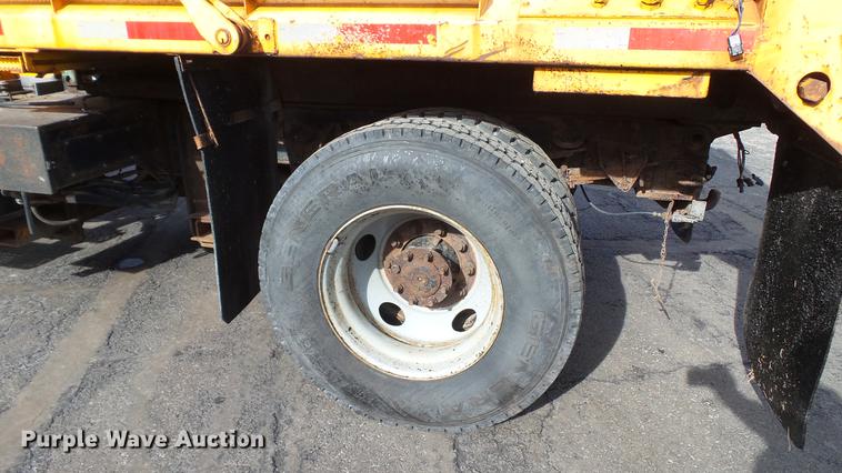 image for item DC5611 2002 International 4900 Crew Cab dump truck