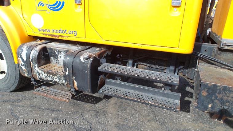 image for item DC5611 2002 International 4900 Crew Cab dump truck