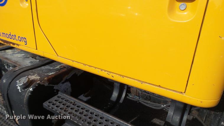 image for item DC5611 2002 International 4900 Crew Cab dump truck