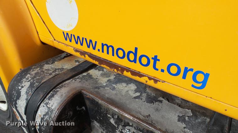 image for item DC5611 2002 International 4900 Crew Cab dump truck