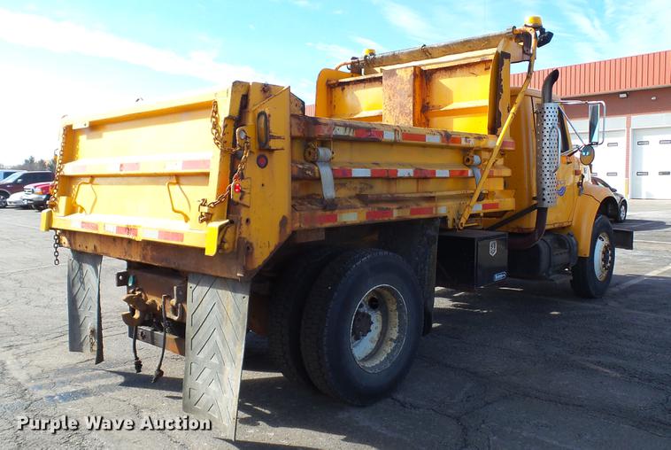 image for item DC5634 2000 International 4900 dump truck