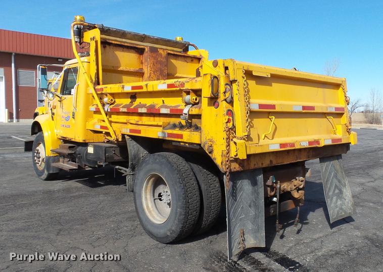 image for item DC5634 2000 International 4900 dump truck