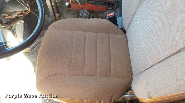 image for item DC5634 2000 International 4900 dump truck