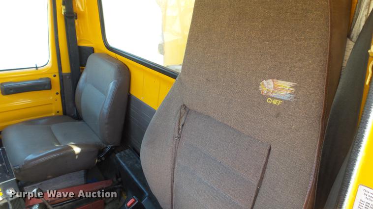 image for item DC5634 2000 International 4900 dump truck