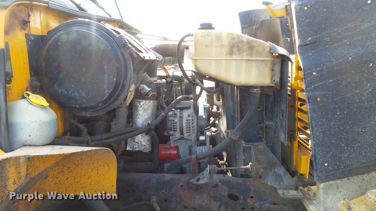 image for item DC5634 2000 International 4900 dump truck