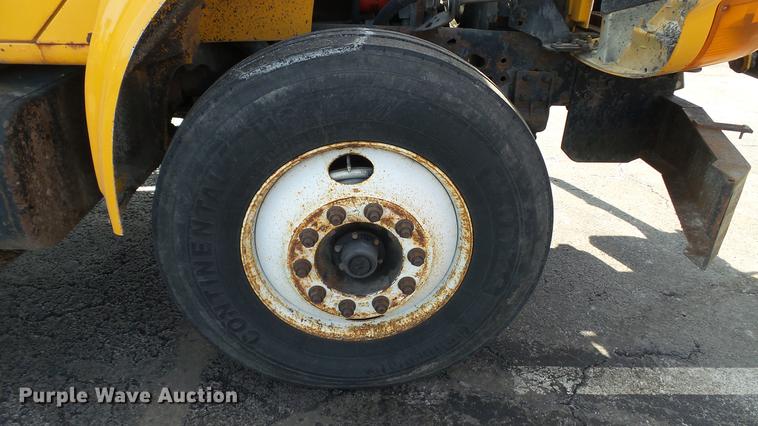 image for item DC5634 2000 International 4900 dump truck