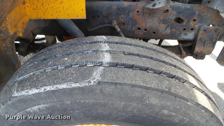 image for item DC5634 2000 International 4900 dump truck