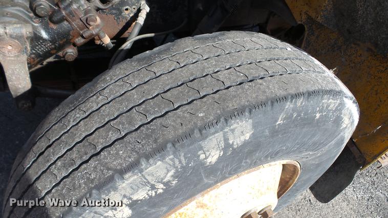 image for item DC5634 2000 International 4900 dump truck