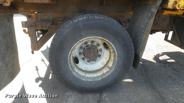 image for item DC5634 2000 International 4900 dump truck