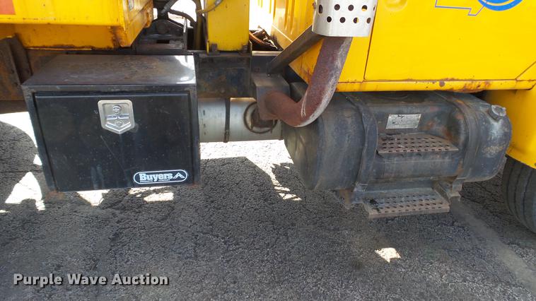 image for item DC5634 2000 International 4900 dump truck