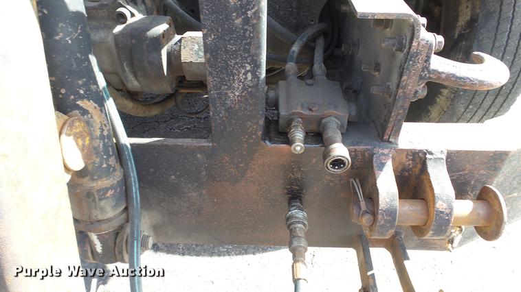 image for item DC5634 2000 International 4900 dump truck