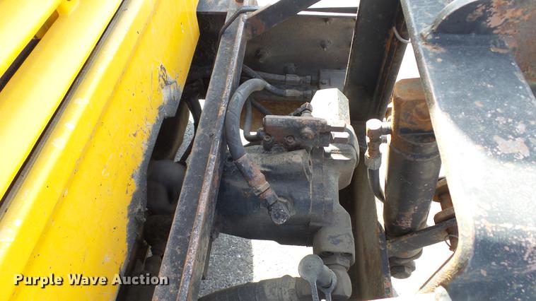 image for item DC5634 2000 International 4900 dump truck