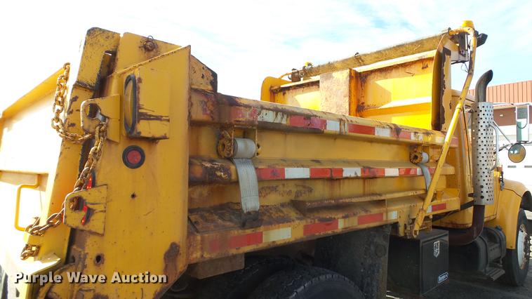 image for item DC5634 2000 International 4900 dump truck