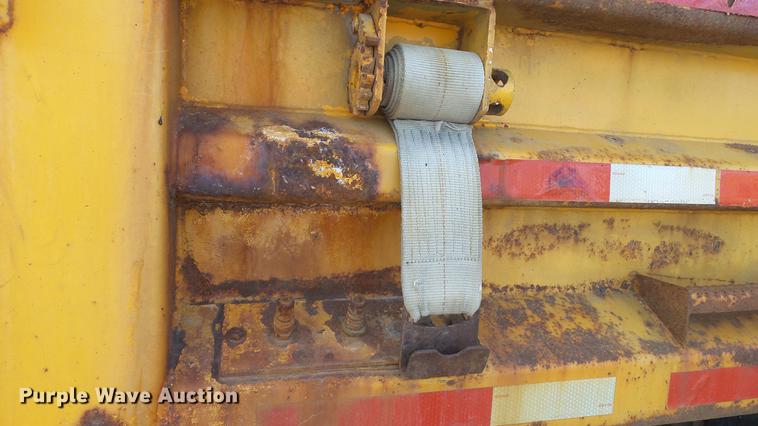 image for item DC5634 2000 International 4900 dump truck