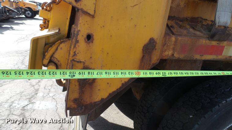 image for item DC5634 2000 International 4900 dump truck