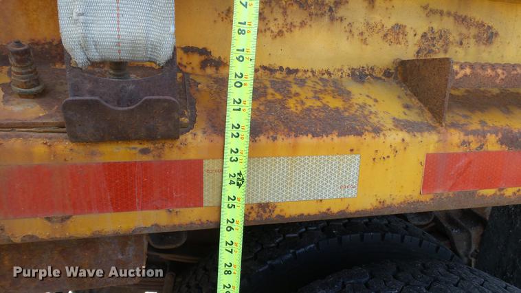 image for item DC5634 2000 International 4900 dump truck