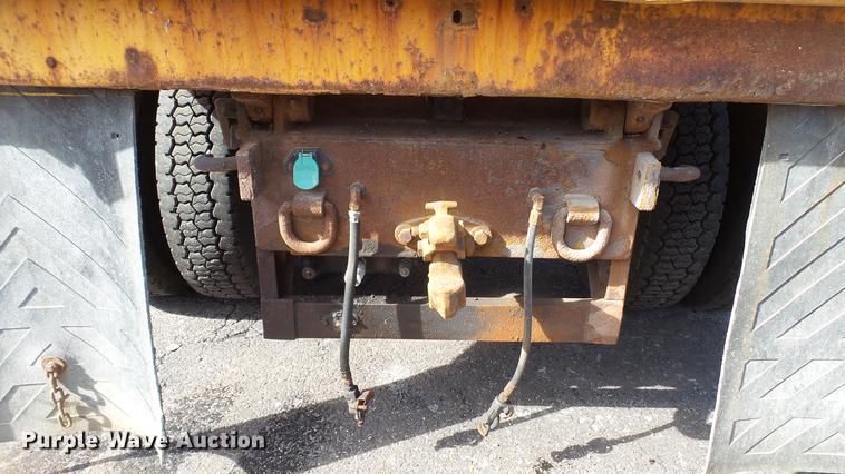 image for item DC5634 2000 International 4900 dump truck