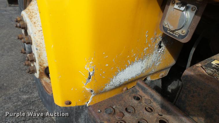 image for item DC5634 2000 International 4900 dump truck