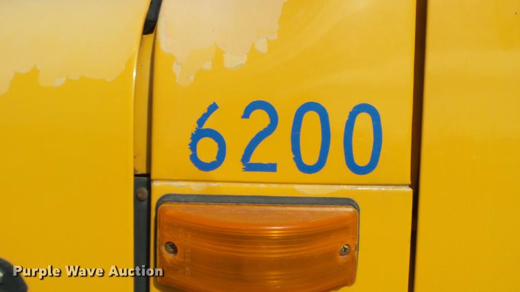 image for item DC5634 2000 International 4900 dump truck