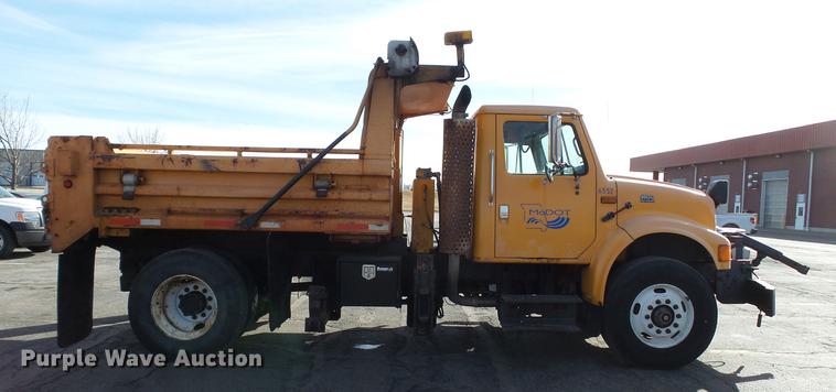 image for item DC5635 2002 International 4900 dump truck