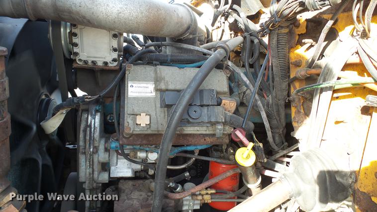 image for item DC5635 2002 International 4900 dump truck