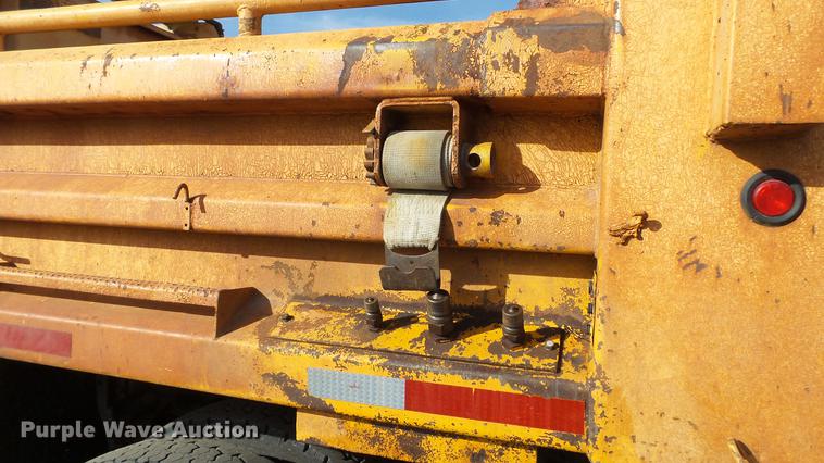 image for item DC5635 2002 International 4900 dump truck