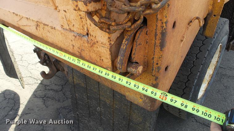 image for item DC5635 2002 International 4900 dump truck